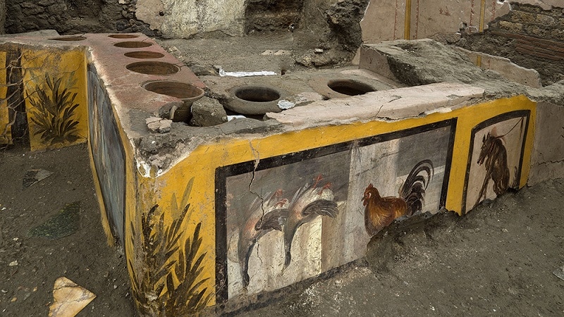 Le thermopolium vieux de 2 000 ans découvert à Pompéi